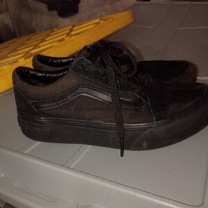 Vans Could Be Woman's Or Men's Size 6 In Men And 7.5 In Women's